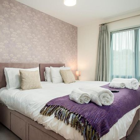 Solar Sanctuary- Skyline Balcony, City Centre, Three Floors, King Beds, Netflix And More! Bath Esterno foto